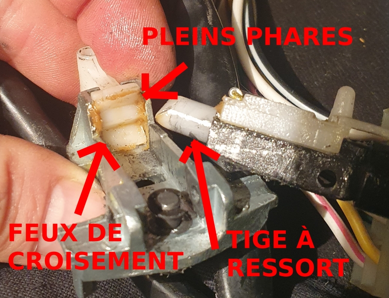 PLEINS PHARES.jpg
